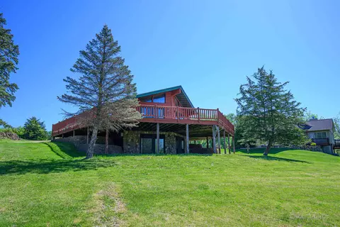 9 Oakmont Ct, Galena, IL 61036