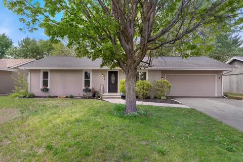 8326 Elm Ave, Machesney Park, IL 61115