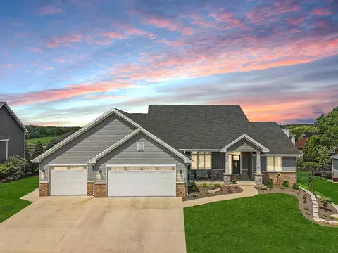 12128 Granite Dr, Rockton, IL 61072