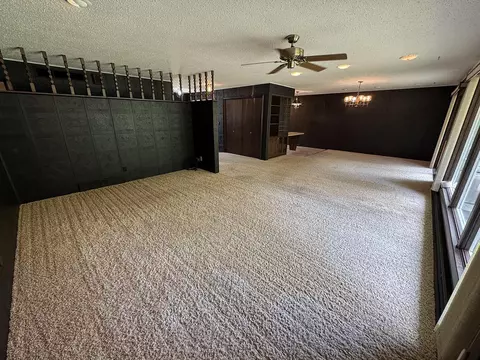 Living - 4976 Pheasant Dr, Thomson, IL 61285 photo 2 of 7