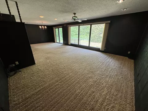 Living - 4976 Pheasant Dr, Thomson, IL 61285 photo 3 of 7