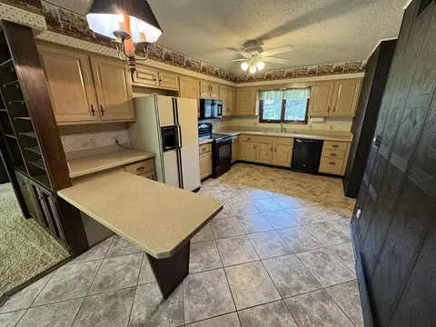 Kitchen - 4976 Pheasant Dr, Thomson, IL 61285 photo 1 of 4