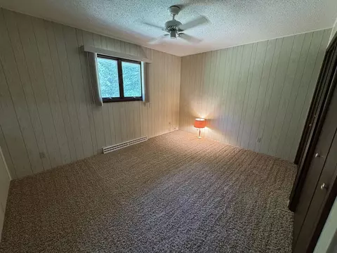 Bedroom - 4976 Pheasant Dr, Thomson, IL 61285 photo 5 of 9