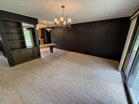 Living - 4976 Pheasant Dr, Thomson, IL 61285 photo 5 of 7