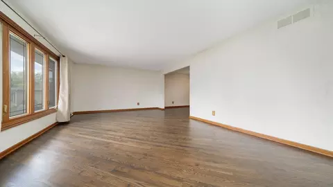 11708 Balsa Ln, Roscoe, IL 61073 photo 4