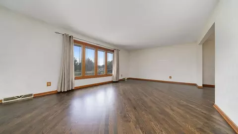 11708 Balsa Ln, Roscoe, IL 61073 photo 5