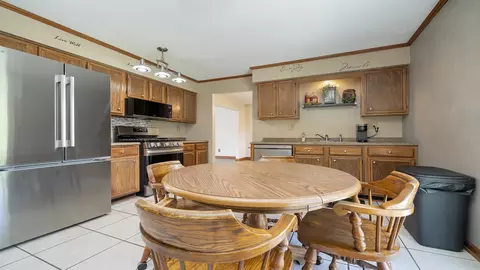 11708 Balsa Ln, Roscoe, IL 61073 photo 9
