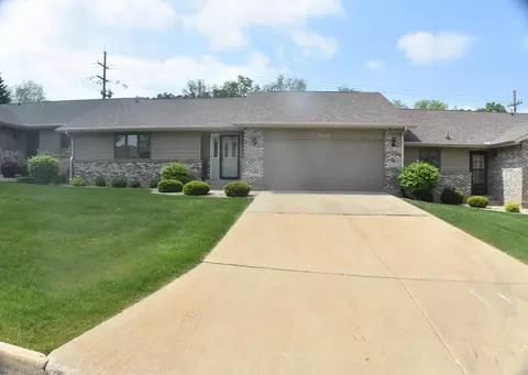 1925 Mesa Dr, Freeport, IL 61032