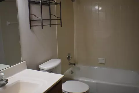 1925 Mesa Dr, Freeport, IL 61032 photo 12
