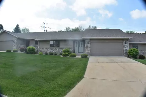 1925 Mesa Dr, Freeport, IL 61032 photo 2