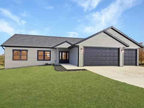 17-95 Lake Carroll Blvd, Lanark, IL 61046