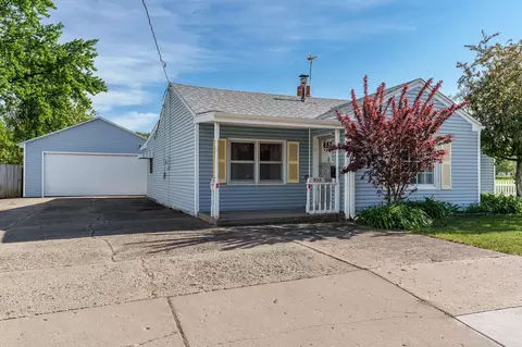 935 E Riverside Blvd, Loves Park, IL 61111