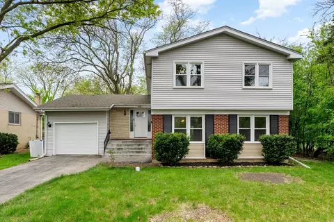 666 Barberry Rd, Highland Park, IL 60035