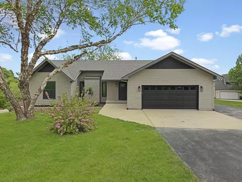 28-23 Southview Dr, Lanark, IL 61046