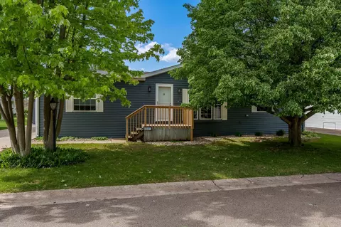 5381 Cypress Ln, Machesney Park, IL 61115