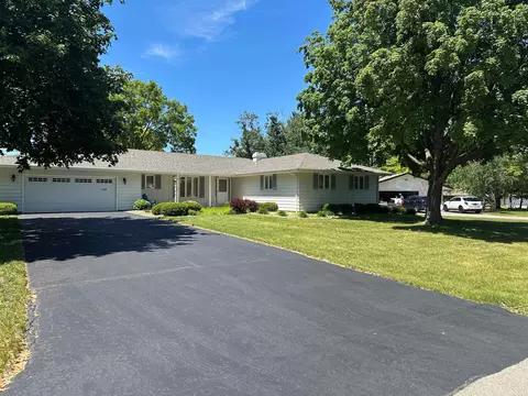130 Dewey Rd, Rockton, IL 61072