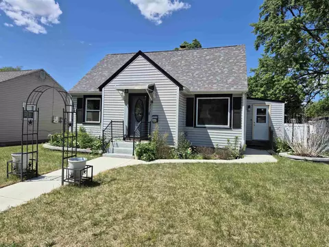 3211 Liberty Dr, Rockford, IL 61101