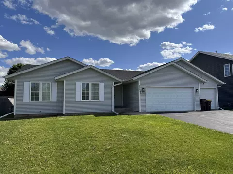 3033 Derbyshire Dr, Machesney Park, IL 61115