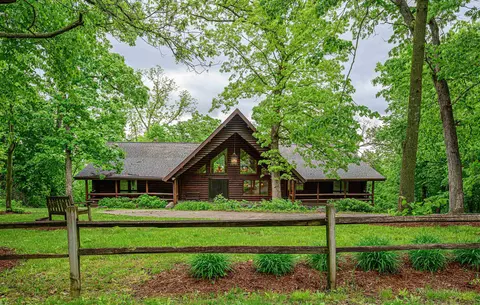 55 Stony Pt, Galena, IL 61036