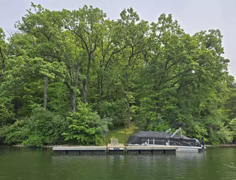 9 A141 Hawthorne Dr, Apple River, IL 61001