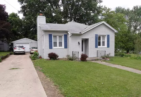 1620 S Highland Ave, Freeport, IL 61032