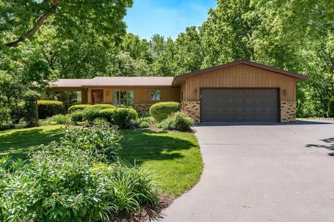 190 S Fox Run Ln, Byron, IL 61010