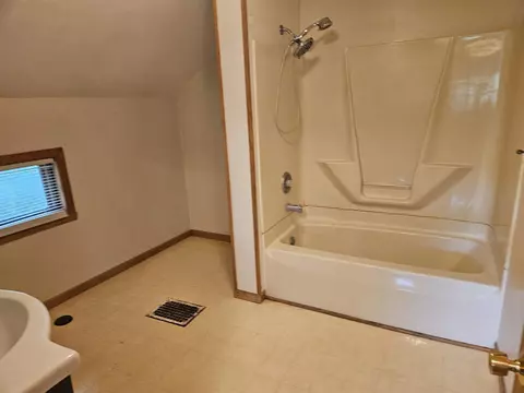 5532 Broad St, Roscoe, IL 61073 photo 27