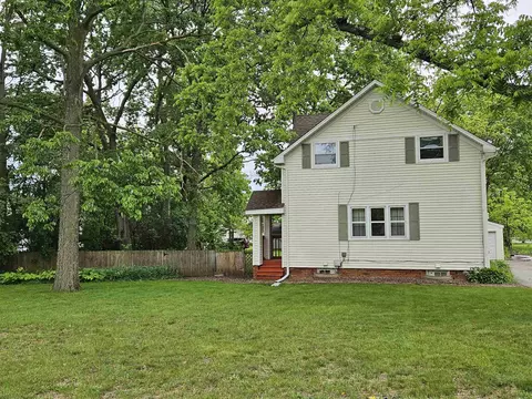 5532 Broad St, Roscoe, IL 61073 photo 3