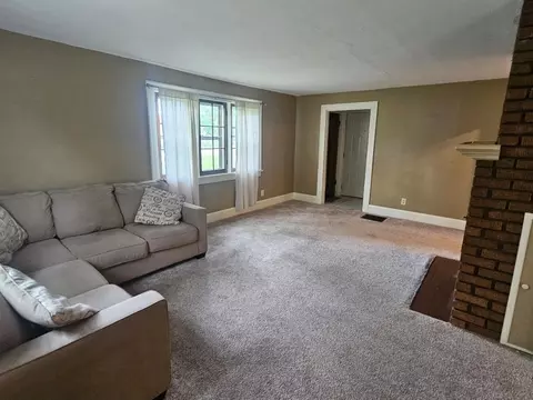 5532 Broad St, Roscoe, IL 61073 photo 5