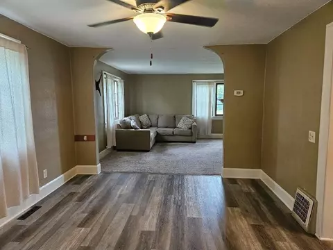 5532 Broad St, Roscoe, IL 61073 photo 9