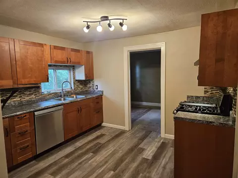 5532 Broad St, Roscoe, IL 61073 photo 10