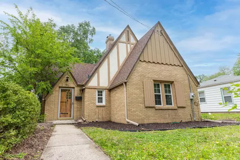 2212 9th Ave, Rockford, IL 61104
