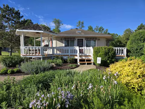 14 A61 Pilot Point Ln, Apple River, IL 61001