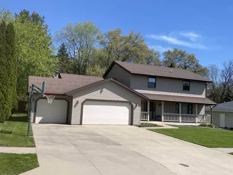 2214 Farmdale Ln, Freeport, IL 61032