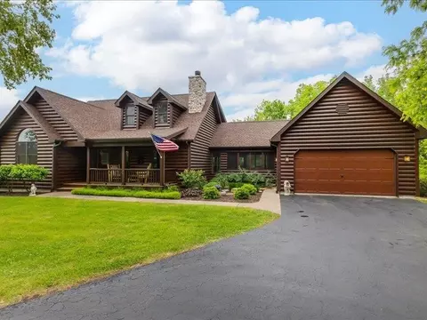 30 Lake Ridge Rd, Galena, IL 61036