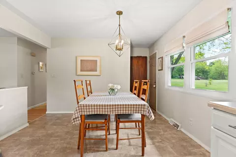 6507 Barkridge Rd, Roscoe, IL 61073 photo 6