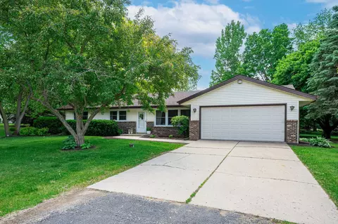 6507 Barkridge Rd, Roscoe, IL 61073 photo 2