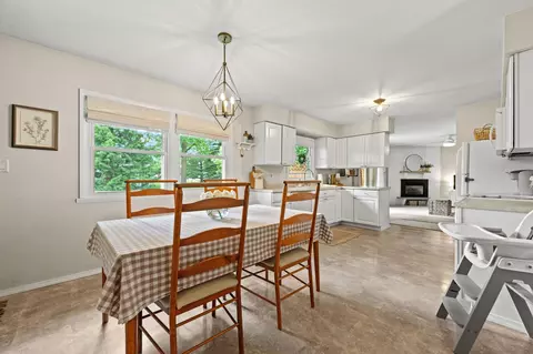 6507 Barkridge Rd, Roscoe, IL 61073 photo 5