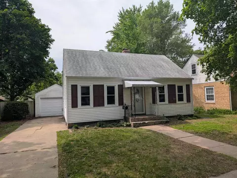 2816 Kenmore Ave, Rockford, IL 61101