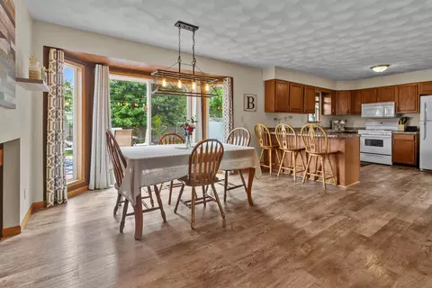 Dining - 524 Merilot Dr, Roscoe, IL 61073 photo 1 of 3