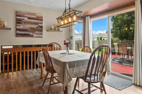 Dining - 524 Merilot Dr, Roscoe, IL 61073 photo 3 of 3