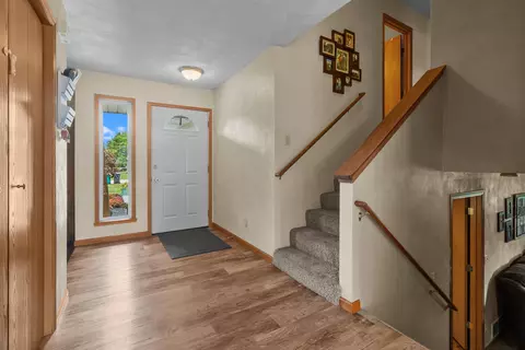 Entry Way - 524 Merilot Dr, Roscoe, IL 61073 photo 2 of 2