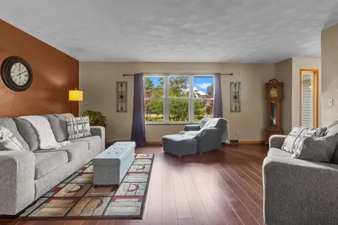 Living - 524 Merilot Dr, Roscoe, IL 61073 photo 1 of 2
