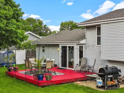 Exterior - 524 Merilot Dr, Roscoe, IL 61073 photo 4 of 8