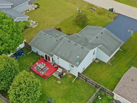 View/Area - 524 Merilot Dr, Roscoe, IL 61073 photo 5 of 6
