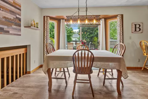 Dining - 524 Merilot Dr, Roscoe, IL 61073 photo 2 of 3