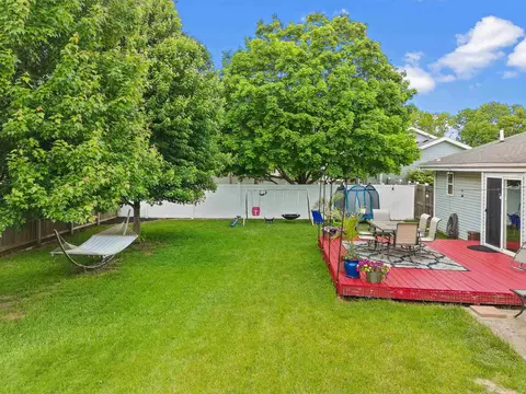 Exterior - 524 Merilot Dr, Roscoe, IL 61073 photo 7 of 8