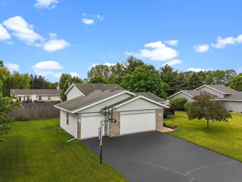 Exterior - 524 Merilot Dr, Roscoe, IL 61073 photo 1 of 8