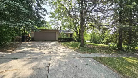 4111 Woodlake Ct, Loves Park, IL 61111
