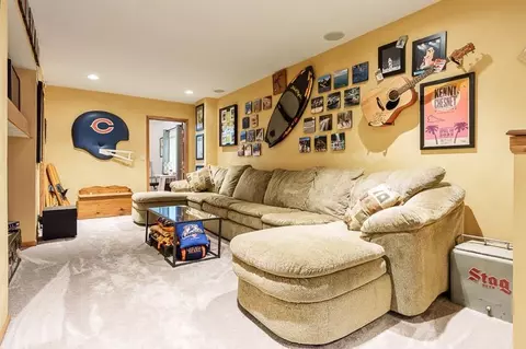 Living - 7527 Mikes Pl, Cherry Valley, IL 61016 photo 4 of 6